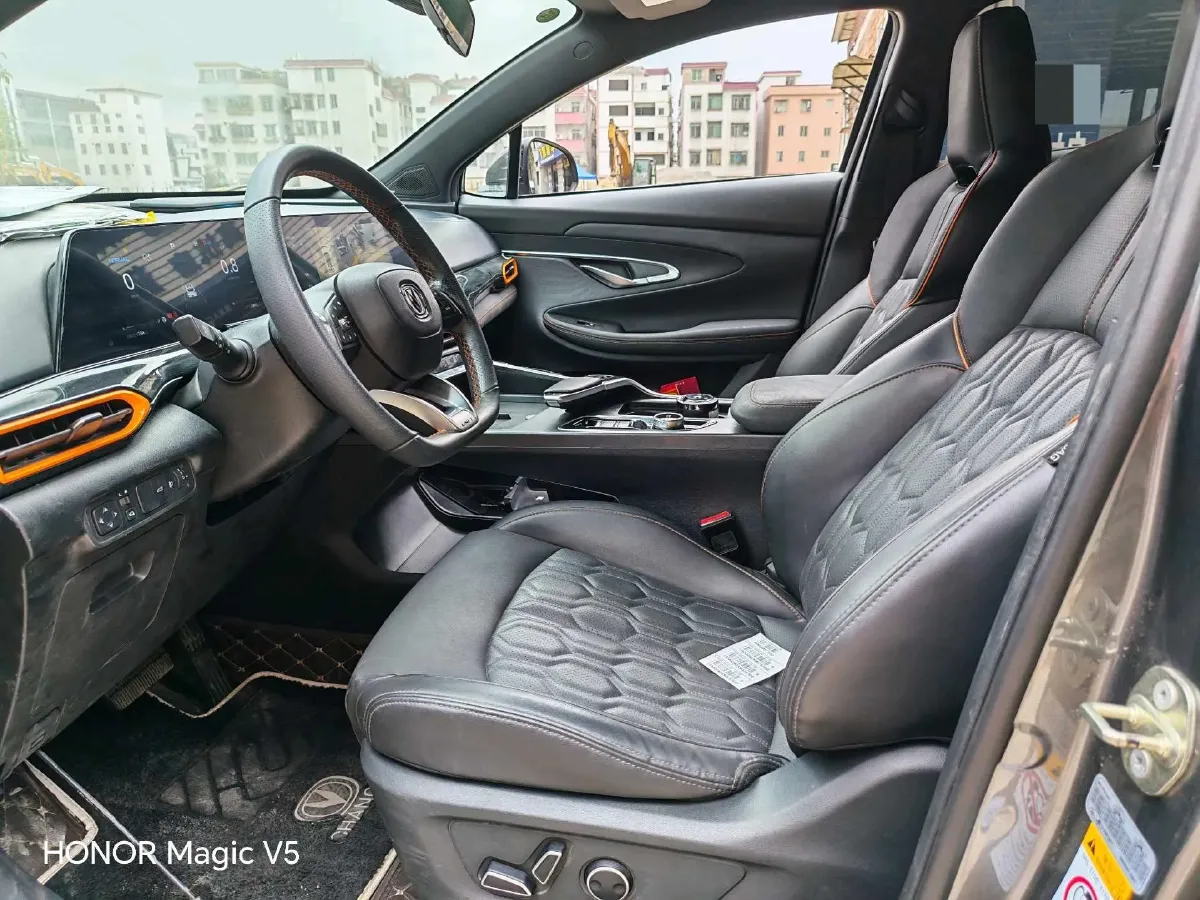 2022 ChangAn UNI-T 1.5T 188HP L4 7DCT,autocango,china used car exporter,china ev exporter,chinese used car exporter,chinese used ev exporter