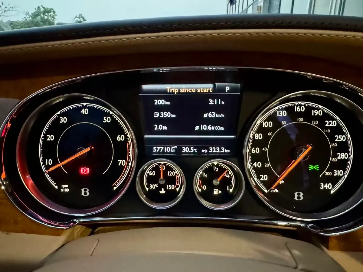 2017 Bentley Flying Spur 4.0T 528HP V8 8AT,autocango,china used car exporter,china ev exporter,chinese used car exporter,chinese used ev exporter