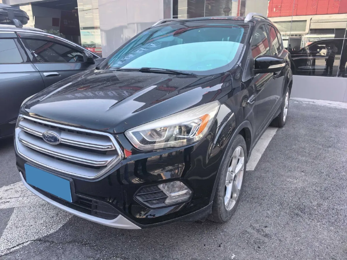 2018 Ford Kuga 1.5T 181HP L4 6AT,autocango,china used car exporter,china ev exporter,chinese used car exporter,chinese used ev exporter