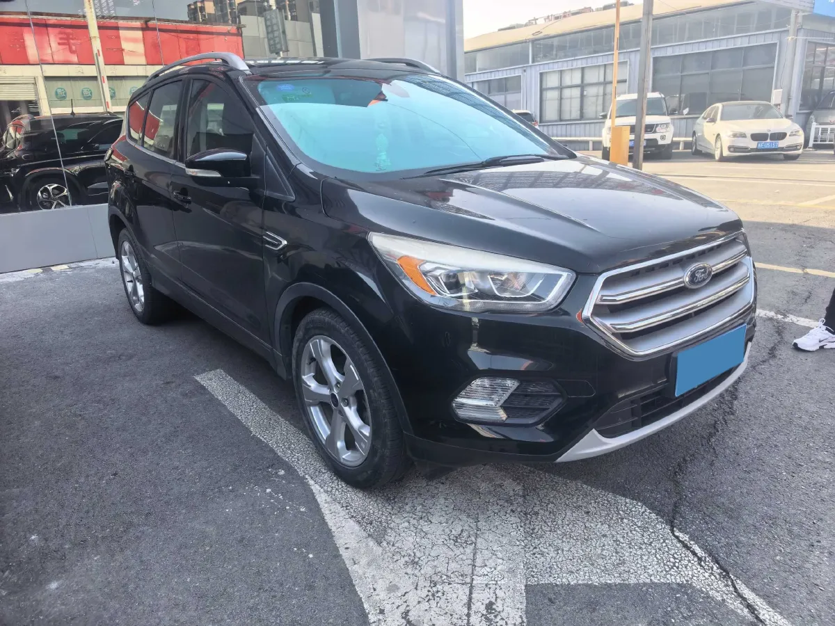 2018 Ford Kuga 1.5T 181HP L4 6AT,autocango,china used car exporter,china ev exporter,chinese used car exporter,chinese used ev exporter