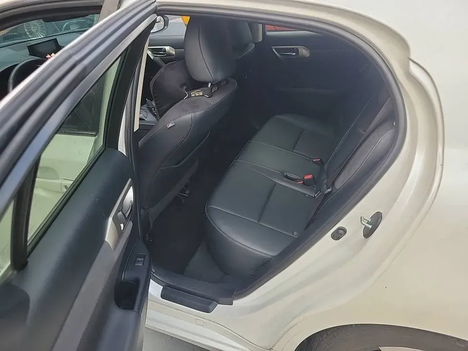 2017 Mercedes-Benz CLA Class 1.6T 156HP L4 7DCT,autocango,china used car exporter,china ev exporter,chinese used car exporter,chinese used ev exporter