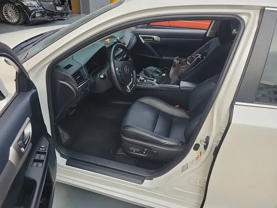 2017 Mercedes-Benz CLA Class 1.6T 156HP L4 7DCT,autocango,china used car exporter,china ev exporter,chinese used car exporter,chinese used ev exporter