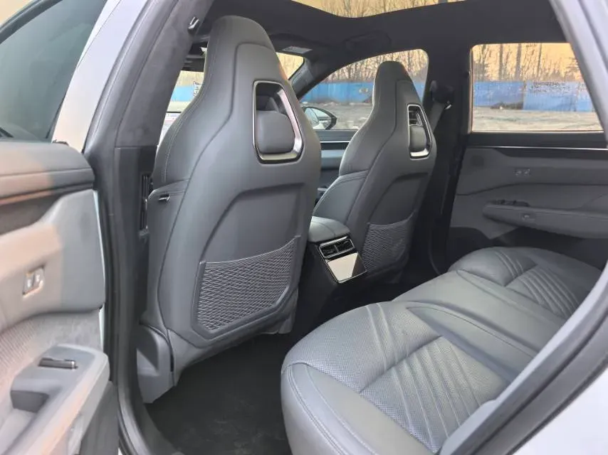 2024 Zeekr 001 BEV 95KWH,autocango,china used car exporter,china ev exporter,chinese used car exporter,chinese used ev exporter