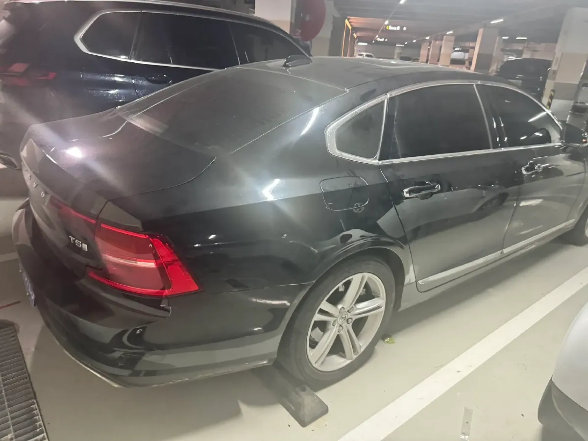 2019 Mercedes-Benz E Class 1.5T 184HP L4 9AT,autocango,china used car exporter,china ev exporter,chinese used car exporter,chinese used ev exporter