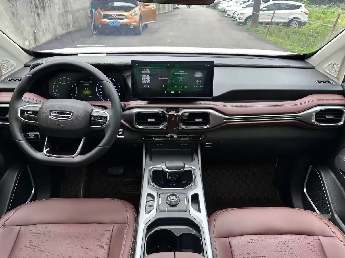 2022 Geely Okavango 1.8T 184HP L4 7DCT,autocango,china used car exporter,china ev exporter,chinese used car exporter,chinese used ev exporter