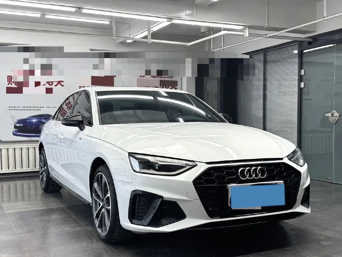 2024 Audi A4L 2.0T 190HP L4 7DCT,autocango,china used car exporter,china ev exporter,chinese used car exporter,chinese used ev exporter