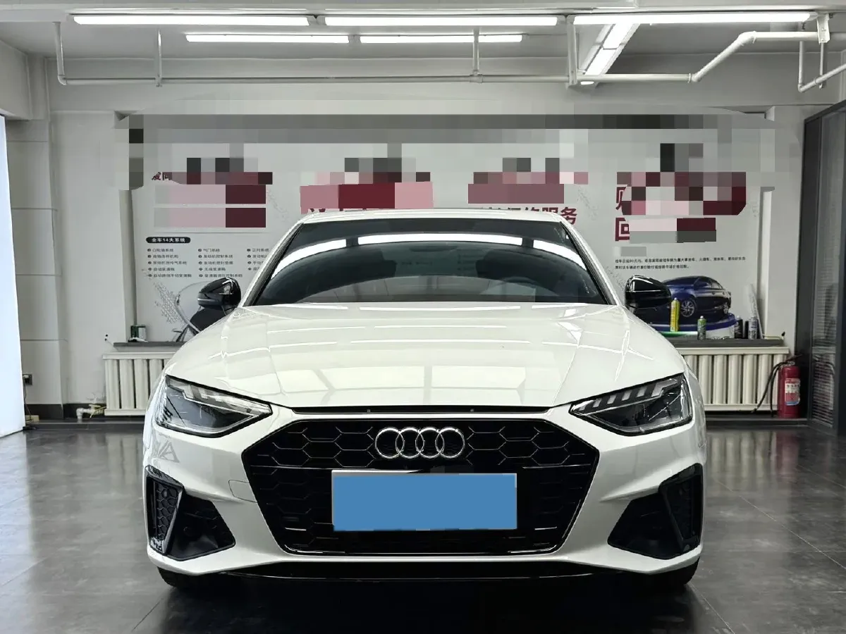 2024 Audi A4L 2.0T 190HP L4 7DCT,autocango,china used car exporter,china ev exporter,chinese used car exporter,chinese used ev exporter