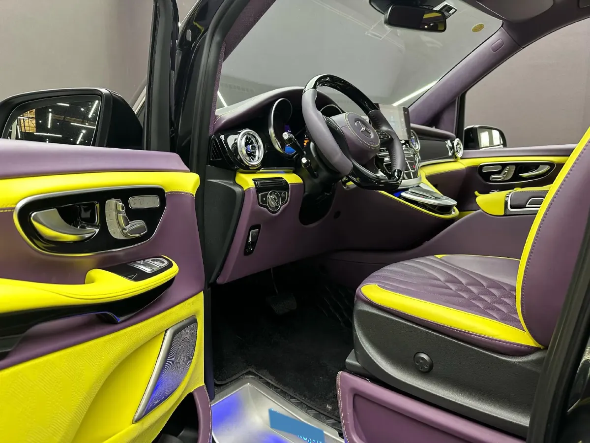 2021 Mercedes-Benz V Class 2.0T 211HP L4 9AT,autocango,china used car exporter,china ev exporter,chinese used car exporter,chinese used ev exporter