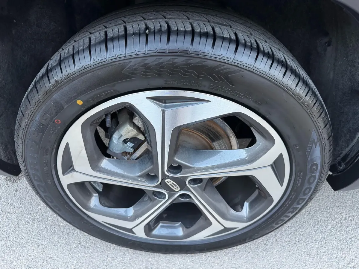 2021 Geely Monjaro 2.0T 218HP L4 7DCT,autocango,china used car exporter,china ev exporter,chinese used car exporter,chinese used ev exporter