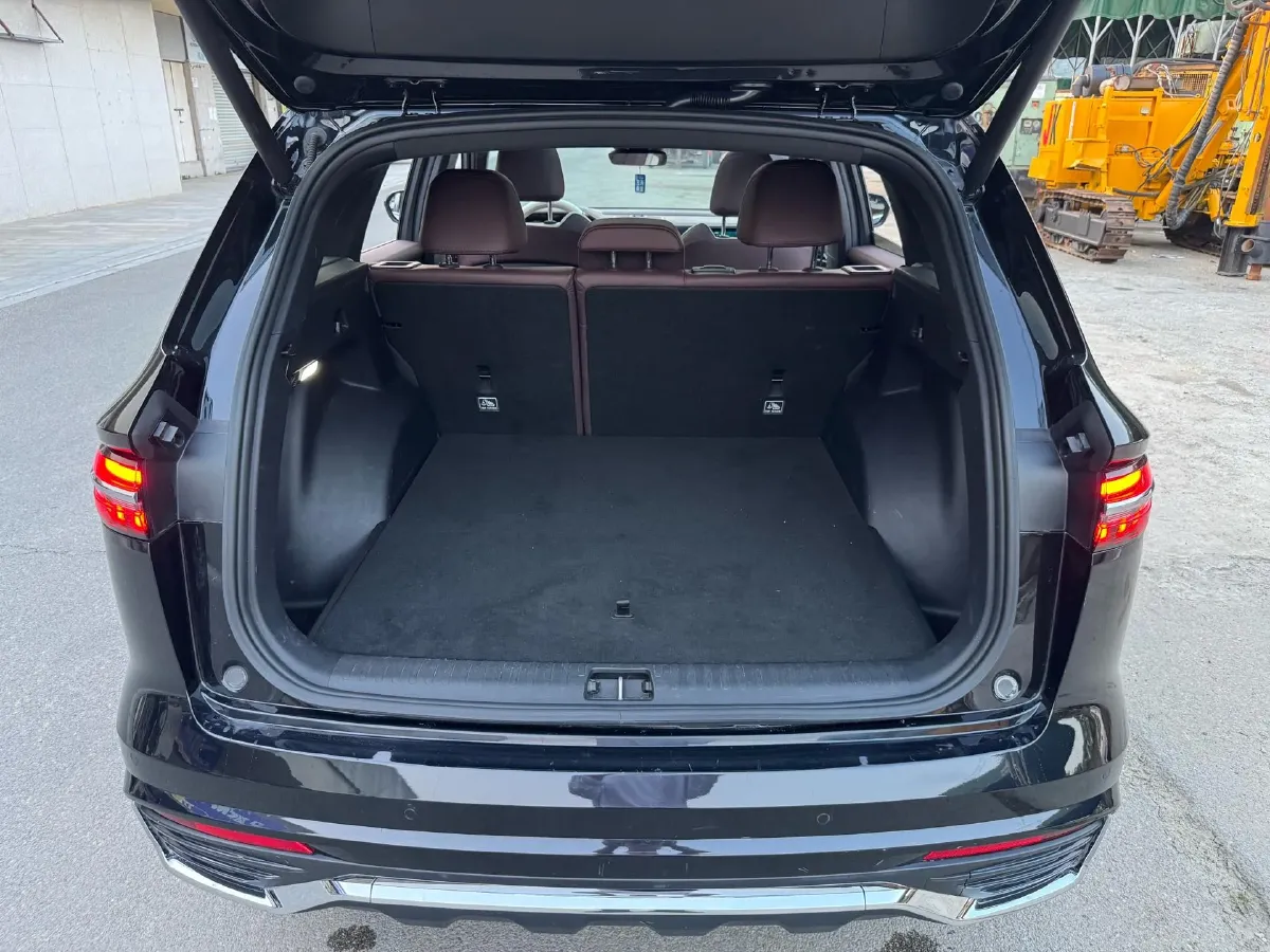 2021 Geely Monjaro 2.0T 218HP L4 7DCT,autocango,china used car exporter,china ev exporter,chinese used car exporter,chinese used ev exporter