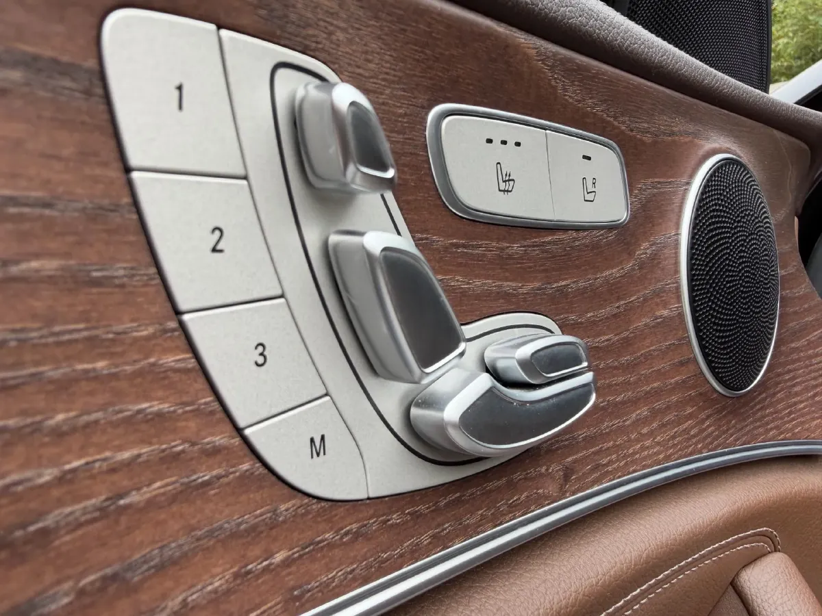 2022 Mercedes-Benz GLC Class 2.0T 258HP L4 9AT,autocango,china used car exporter,china ev exporter,chinese used car exporter,chinese used ev exporter