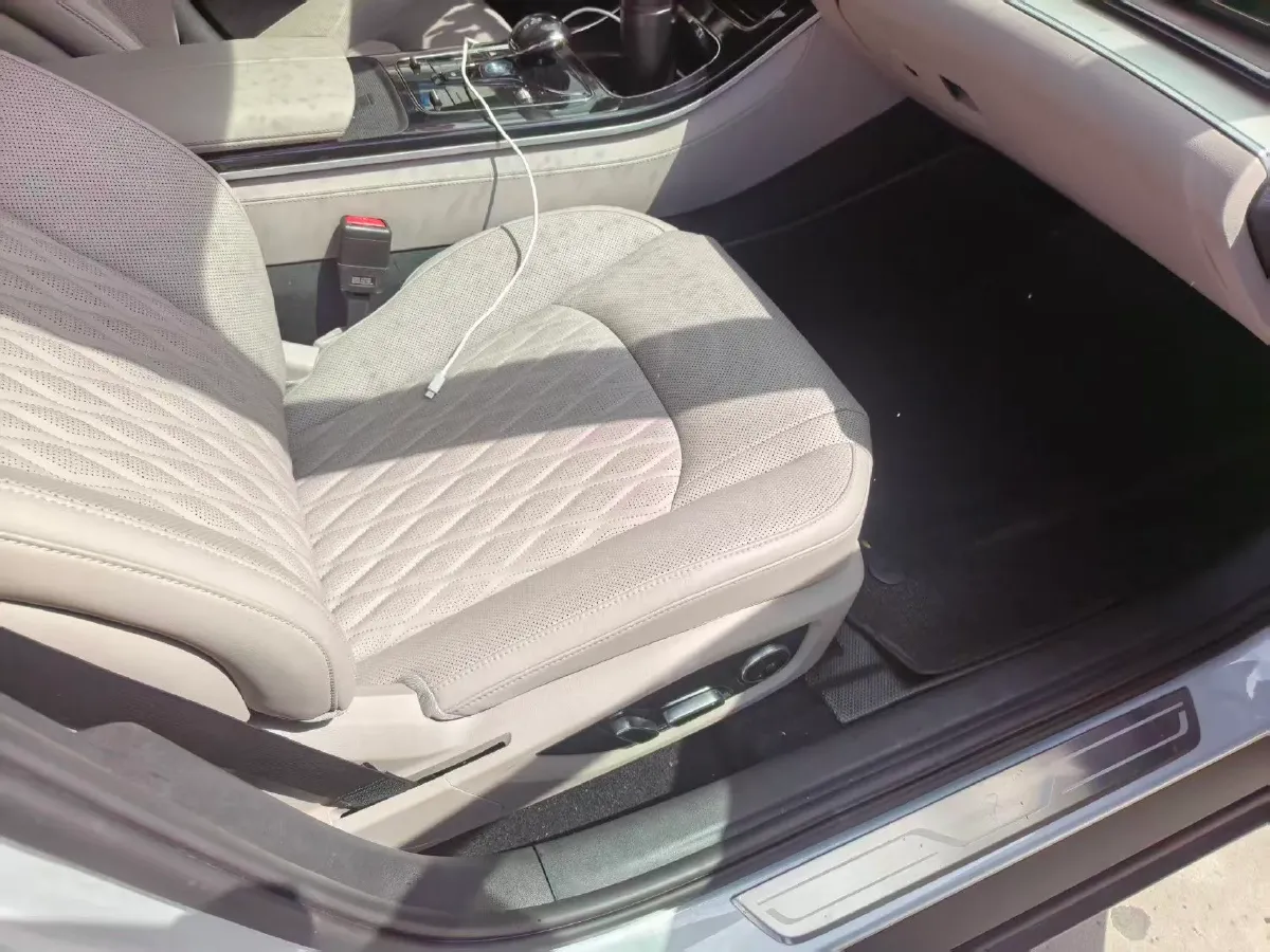 2025 BYD Han BEV 72KWH,autocango,china used car exporter,china ev exporter,chinese used car exporter,chinese used ev exporter