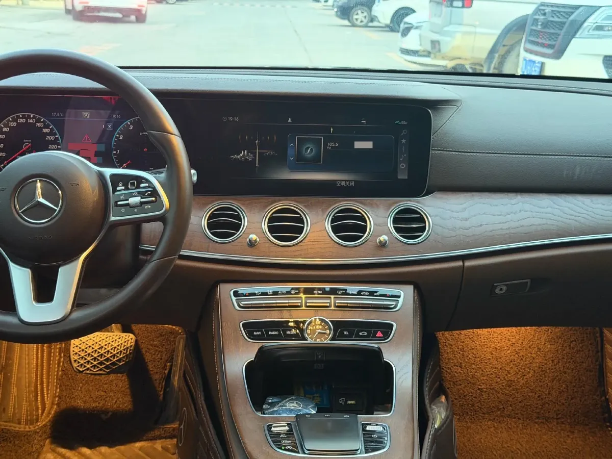 2020 Mercedes-Benz E Class 2.0T 258HP L4 9AT,autocango,china used car exporter,china ev exporter,chinese used car exporter,chinese used ev exporter