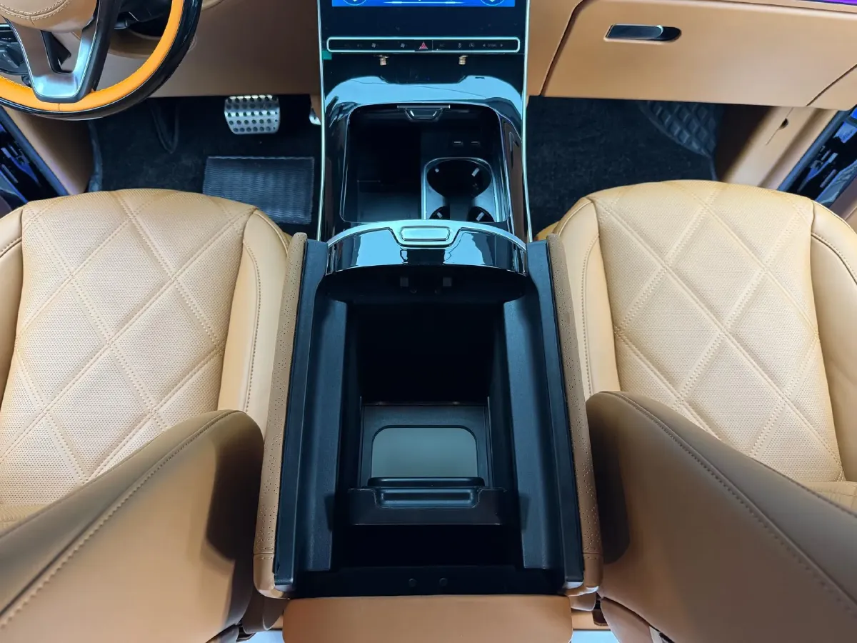 2021 Mercedes-Benz Vito 2.0T 211HP L4 9AT,autocango,china used car exporter,china ev exporter,chinese used car exporter,chinese used ev exporter