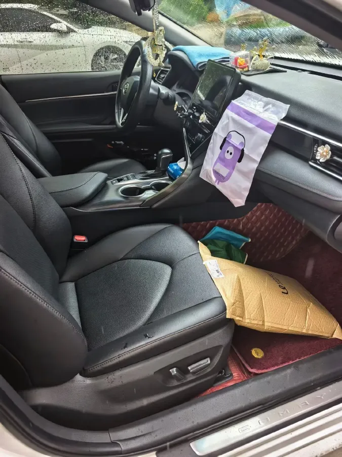 2021 Toyota Camry 2.5L 209HP L4 8AT,autocango,china used car exporter,china ev exporter,chinese used car exporter,chinese used ev exporter