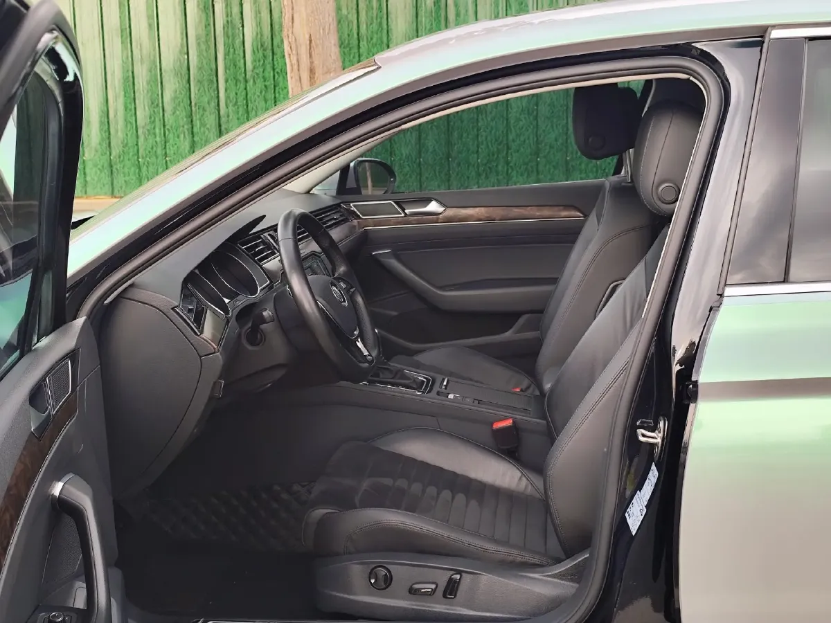 2018 Volkswagen Magotan 1.8T 180HP L4 7DCT,autocango,china used car exporter,china ev exporter,chinese used car exporter,chinese used ev exporter