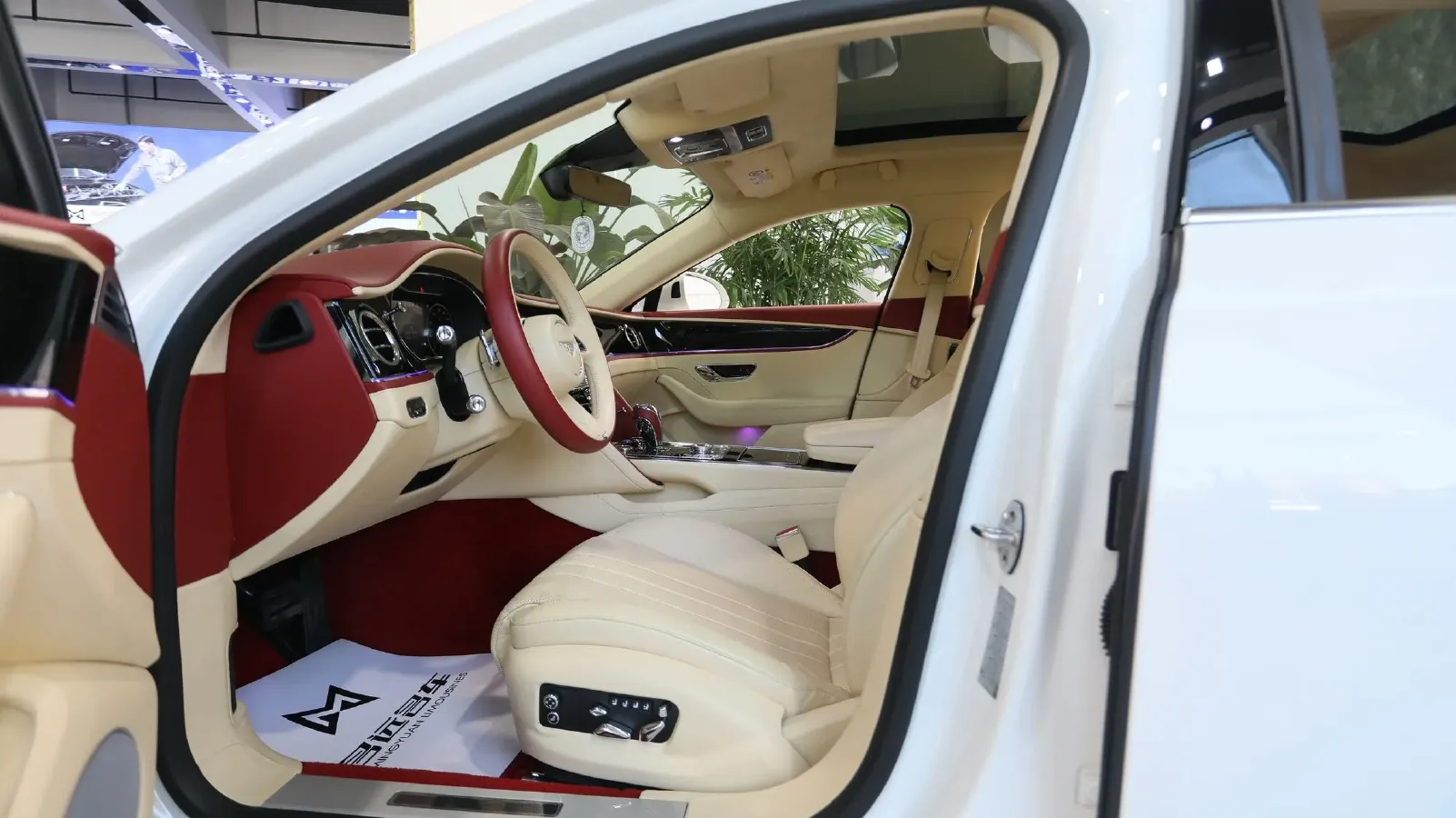 2021 Bentley Flying Spur 4.0T 550HP V8 8DCT,autocango,china used car exporter,china ev exporter,chinese used car exporter,chinese used ev exporter