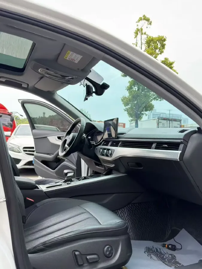 2020 Audi A4L 2.0T 190HP L4 7DCT,autocango,china used car exporter,china ev exporter,chinese used car exporter,chinese used ev exporter