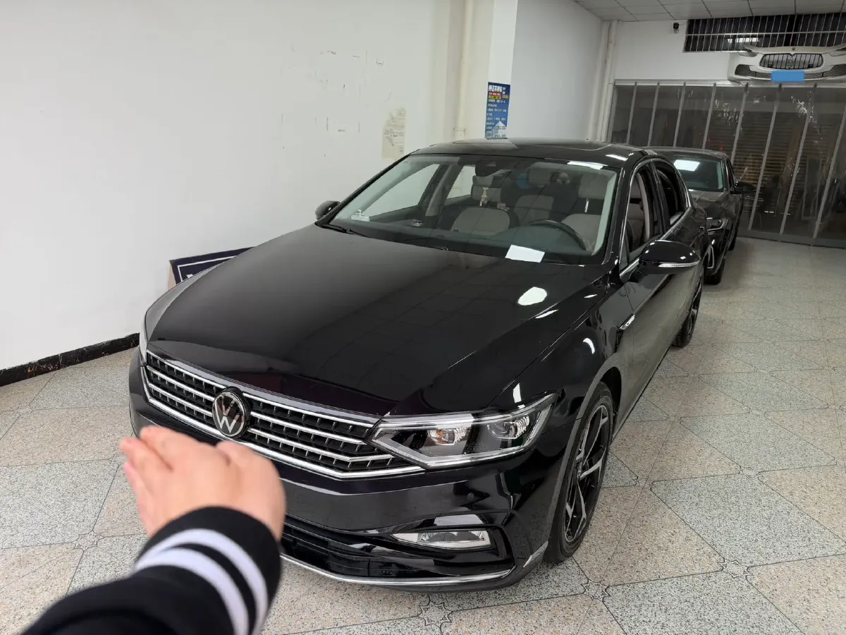 2023 Volkswagen Magotan 2.0T 186HP L4 7DCT,autocango,china used car exporter,china ev exporter,chinese used car exporter,chinese used ev exporter