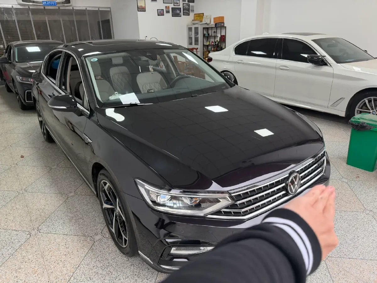 2023 Volkswagen Magotan 2.0T 186HP L4 7DCT,autocango,china used car exporter,china ev exporter,chinese used car exporter,chinese used ev exporter