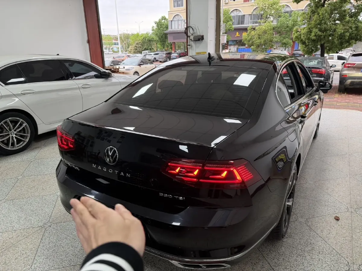 2023 Volkswagen Magotan 2.0T 186HP L4 7DCT,autocango,china used car exporter,china ev exporter,chinese used car exporter,chinese used ev exporter