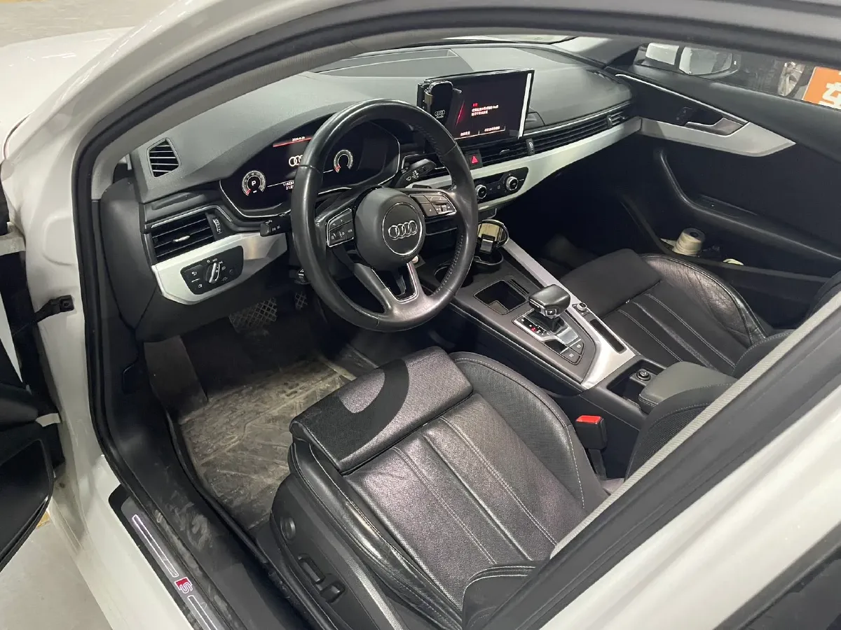 2020 Audi A4L 2.0T 190HP L4 7DCT,autocango,china used car exporter,china ev exporter,chinese used car exporter,chinese used ev exporter