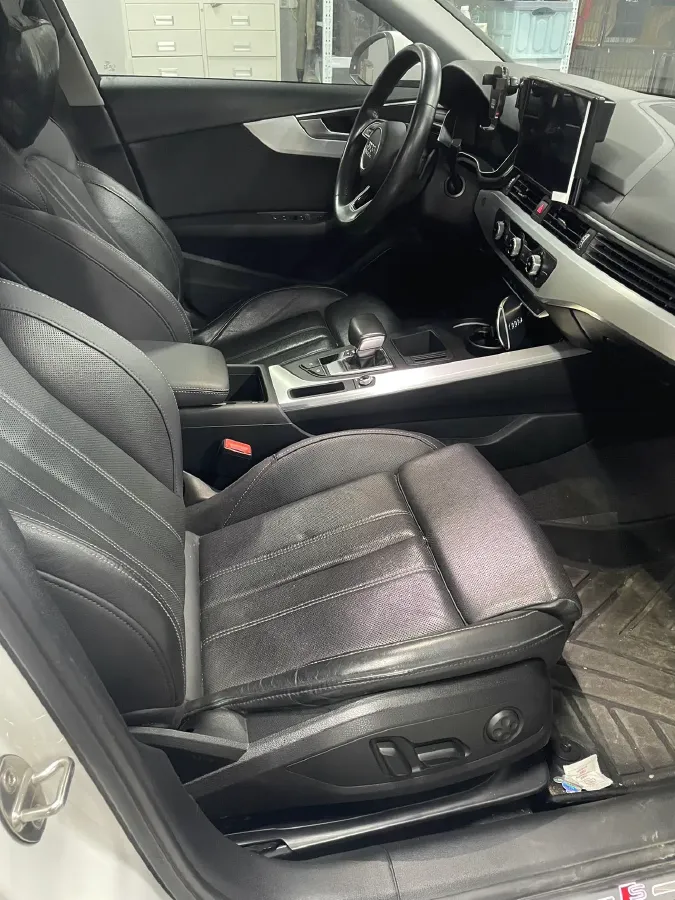 2020 Audi A4L 2.0T 190HP L4 7DCT,autocango,china used car exporter,china ev exporter,chinese used car exporter,chinese used ev exporter