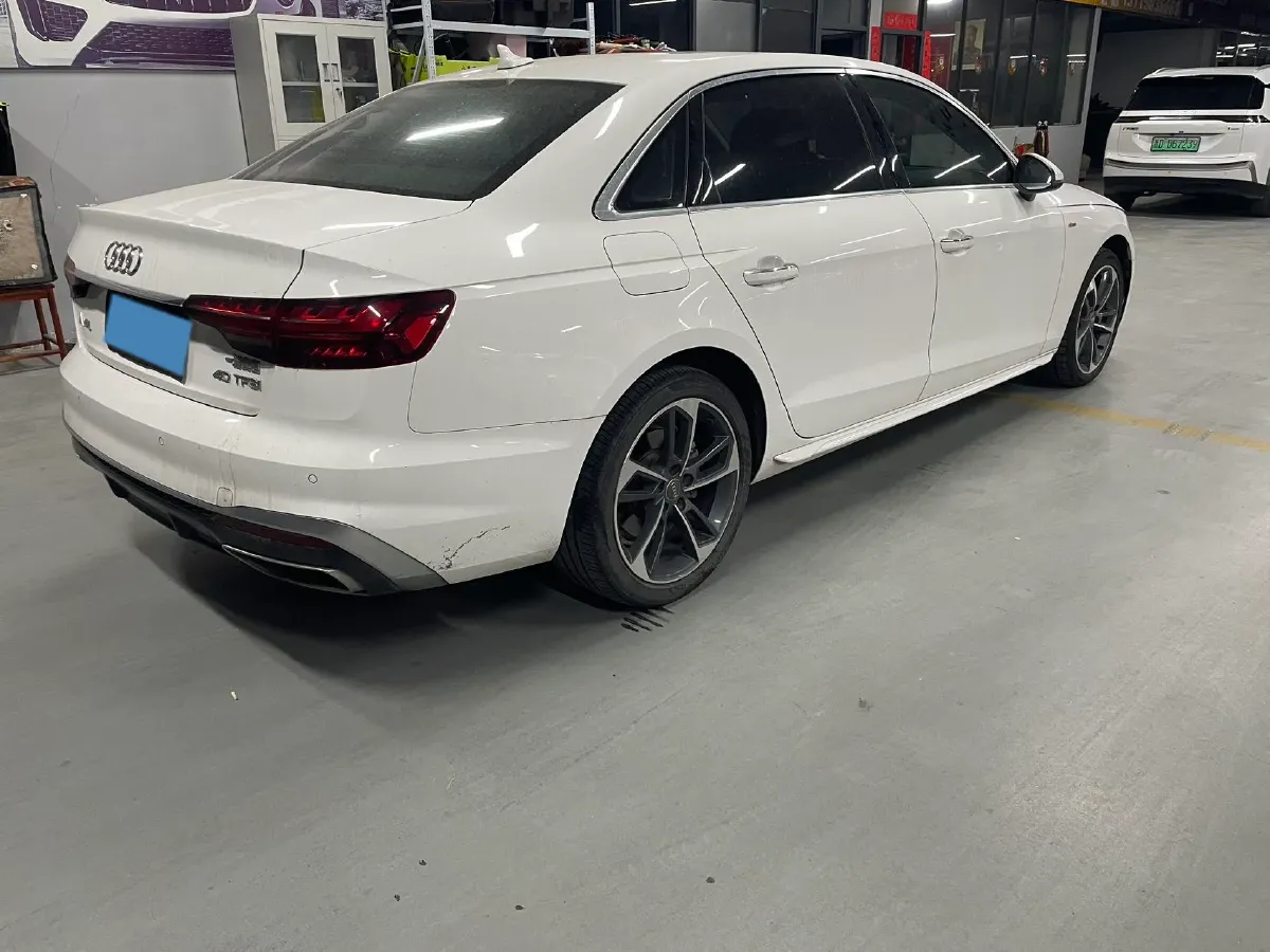 2020 Audi A4L 2.0T 190HP L4 7DCT,autocango,china used car exporter,china ev exporter,chinese used car exporter,chinese used ev exporter