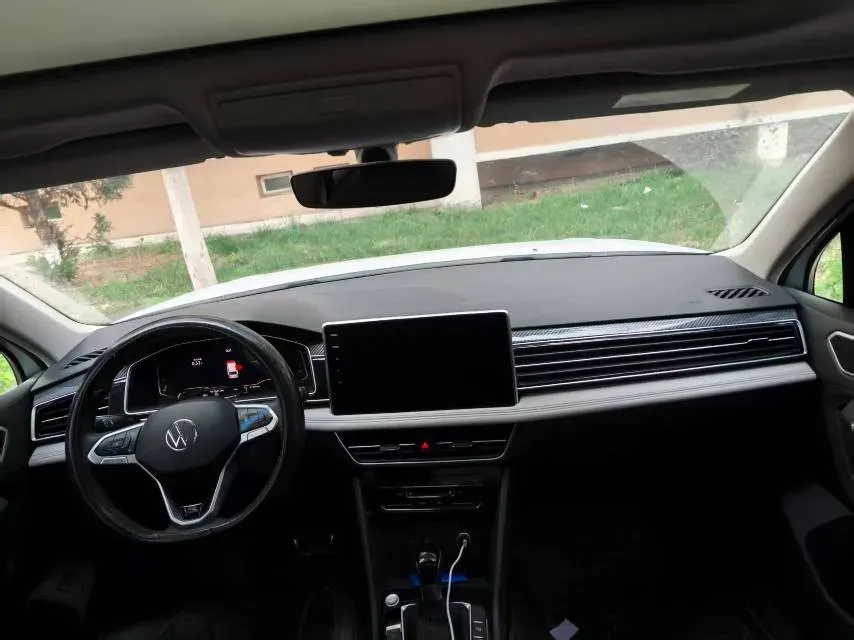 2024 Volkswagen Tiguan L 2.0T 186HP L4 7DCT,autocango,china used car exporter,china ev exporter,chinese used car exporter,chinese used ev exporter