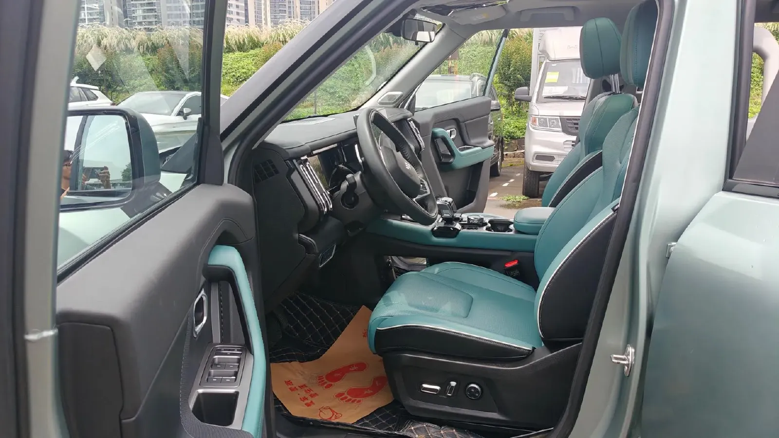 2025 Jetour Freeman 2.0T 254HP L4 8AT,autocango,china used car exporter,china ev exporter,chinese used car exporter,chinese used ev exporter