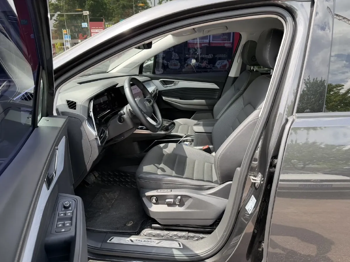 2024 Volkswagen Talagon 2.0T 220HP L4 7DCT,autocango,china used car exporter,china ev exporter,chinese used car exporter,chinese used ev exporter