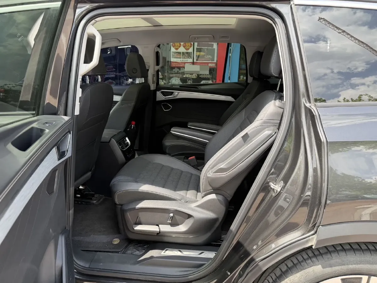 2024 Volkswagen Talagon 2.0T 220HP L4 7DCT,autocango,china used car exporter,china ev exporter,chinese used car exporter,chinese used ev exporter