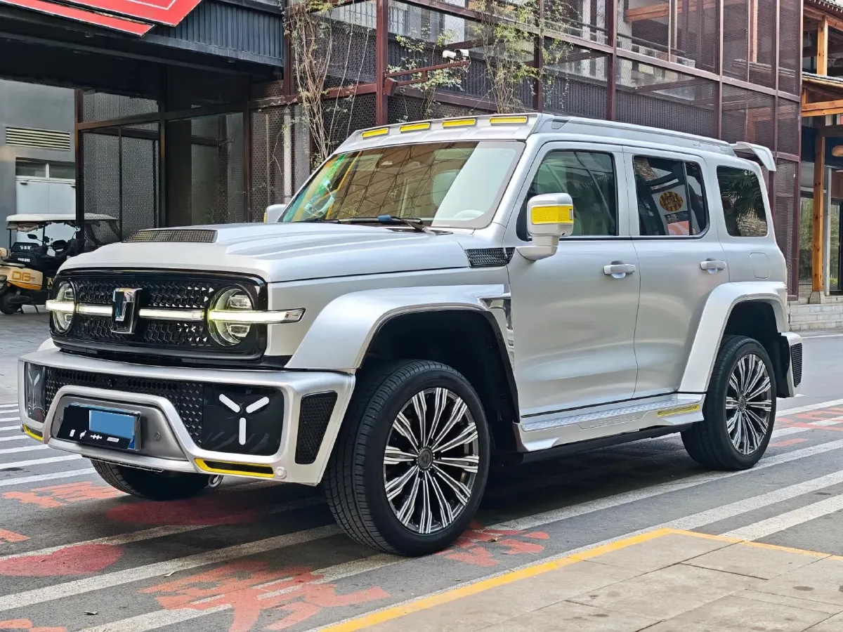 2021 Cyberspace 300 2.0T 227HP L4 8AT,autocango,china used car exporter,china ev exporter,chinese used car exporter,chinese used ev exporter