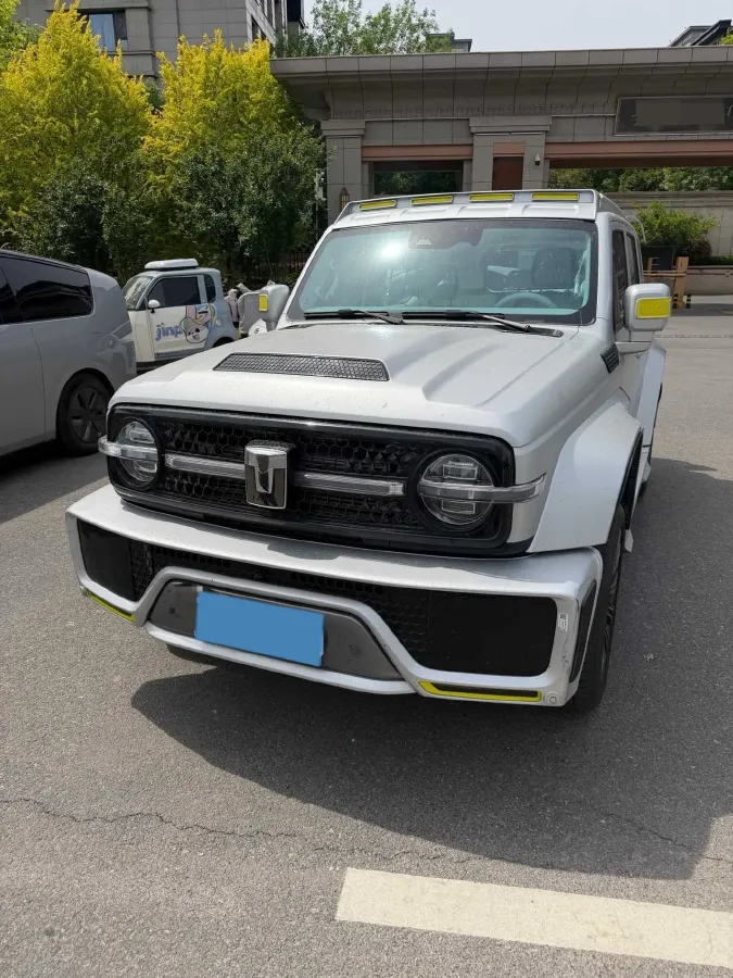 2021 Cyberspace 300 2.0T 227HP L4 8AT,autocango,china used car exporter,china ev exporter,chinese used car exporter,chinese used ev exporter