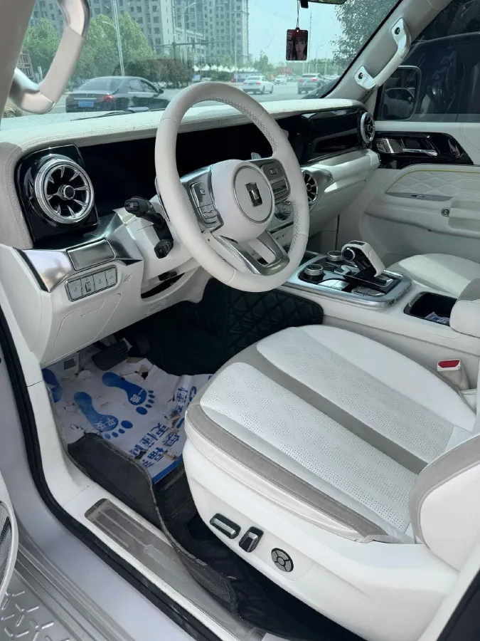 2021 Cyberspace 300 2.0T 227HP L4 8AT,autocango,china used car exporter,china ev exporter,chinese used car exporter,chinese used ev exporter