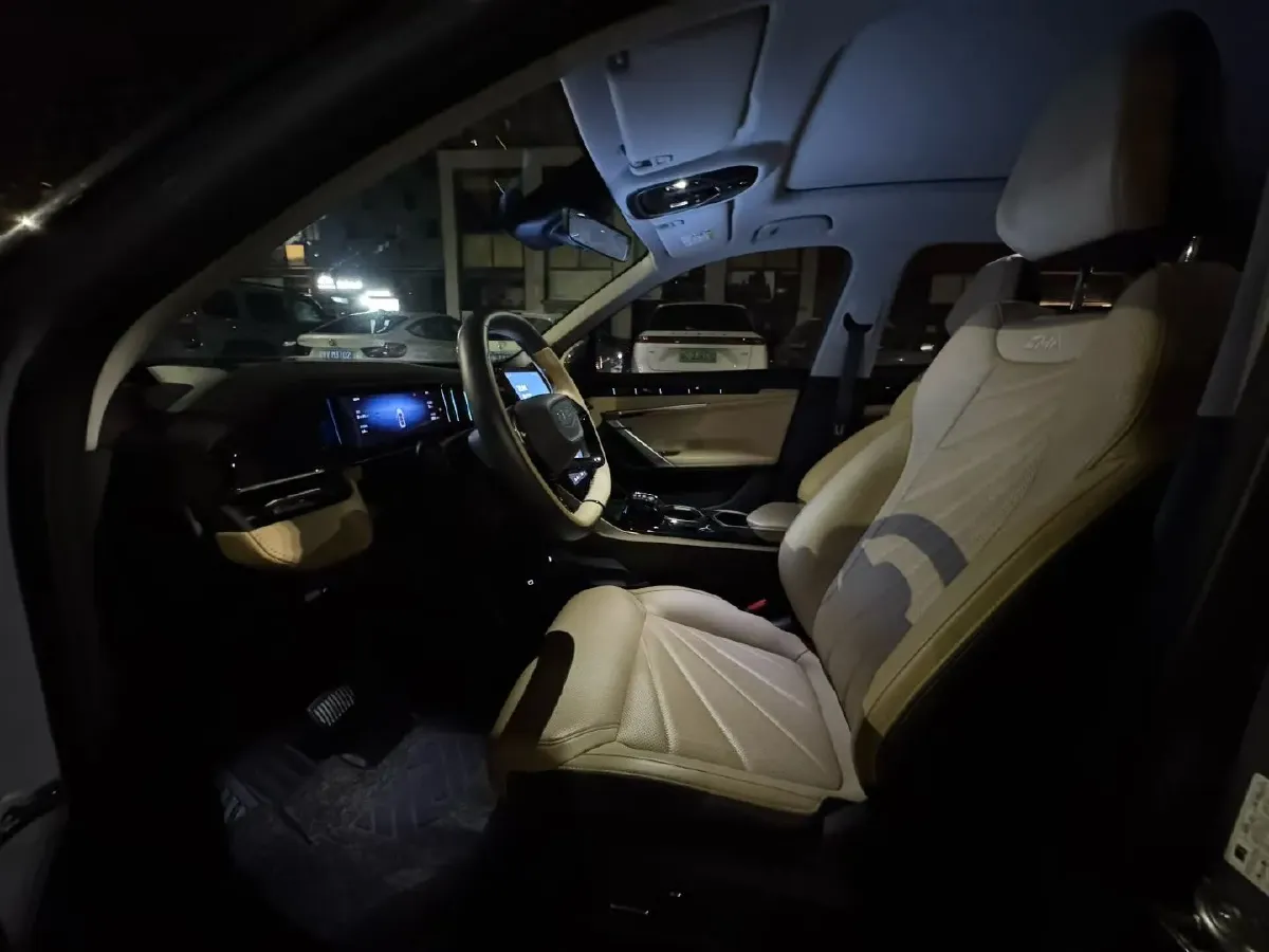 2023 Geely StarRay 1.5T 181HP L4 7DCT,autocango,china used car exporter,china ev exporter,chinese used car exporter,chinese used ev exporter