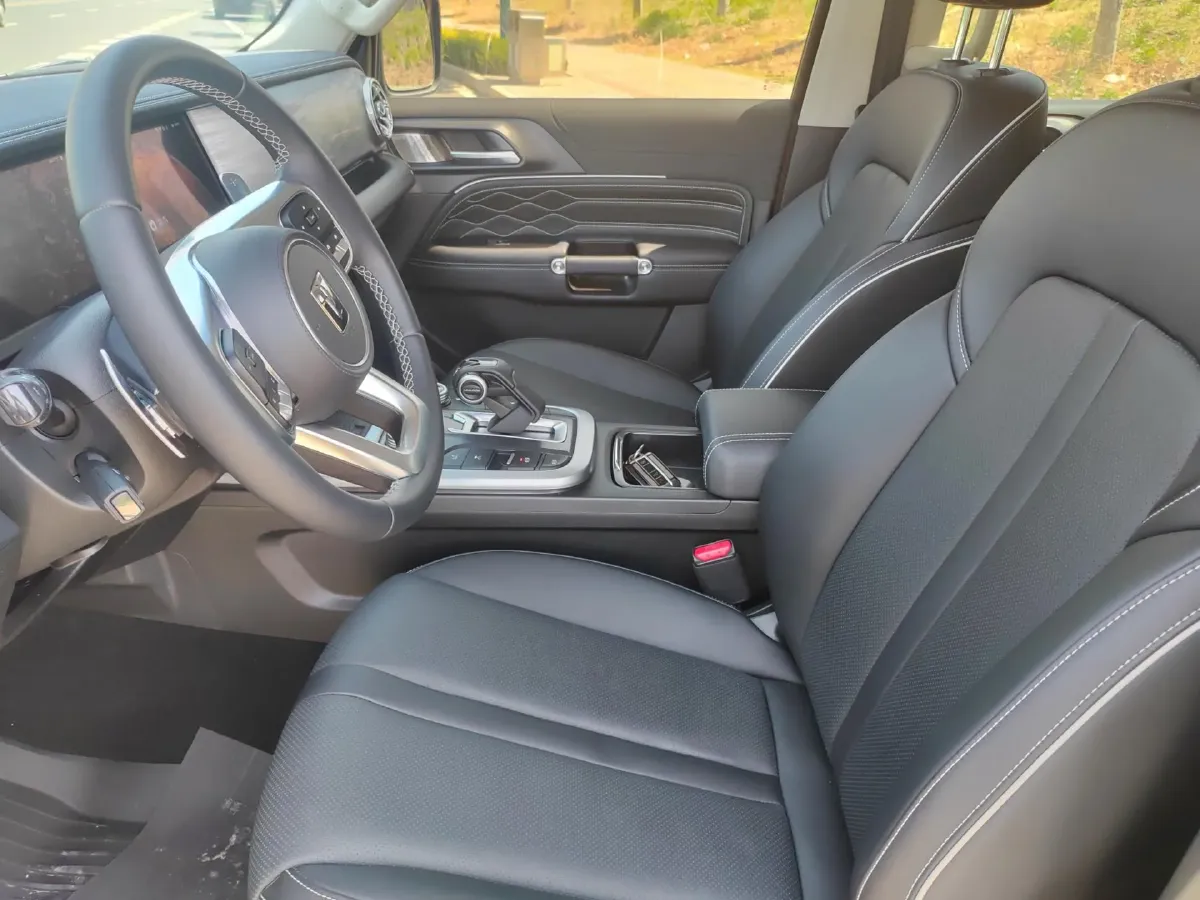 2024 Tank 300 2.0T 227HP L4 8AT,autocango,china used car exporter,china ev exporter,chinese used car exporter,chinese used ev exporter