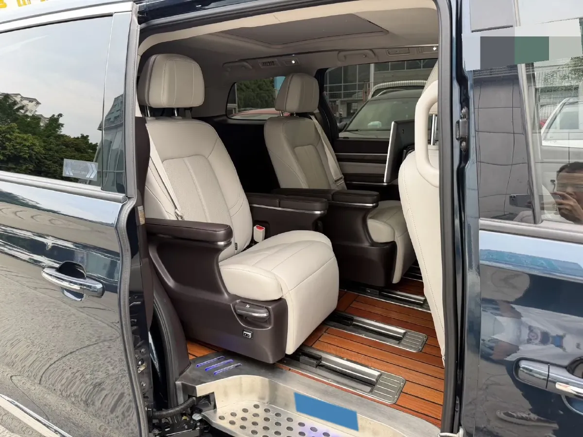 2021 GAC Trumpchi M8 2.0T 252HP L4 8AT,autocango,china used car exporter,china ev exporter,chinese used car exporter,chinese used ev exporter