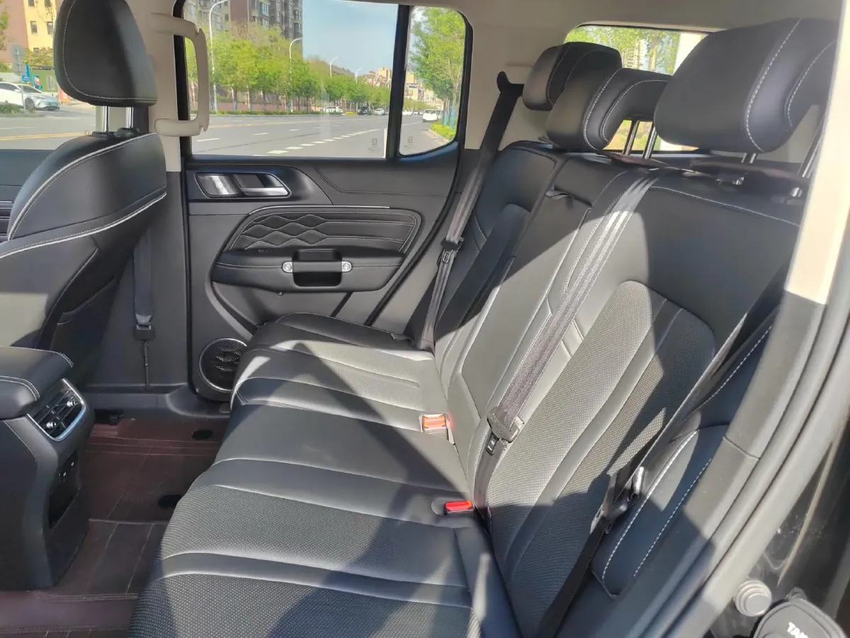 2023 Tank 300 2.0T 227HP L4 8AT,autocango,china used car exporter,china ev exporter,chinese used car exporter,chinese used ev exporter