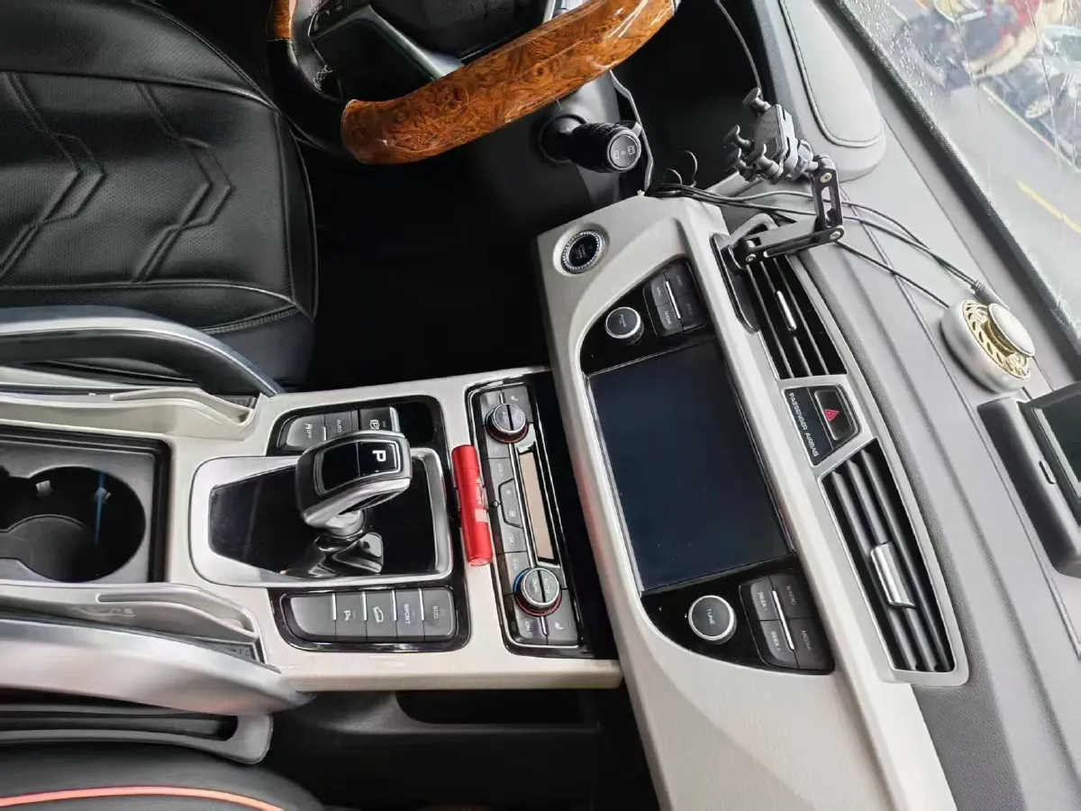 2020 Roewe i6 1.5T 169HP L4 7DCT,autocango,china used car exporter,china ev exporter,chinese used car exporter,chinese used ev exporter