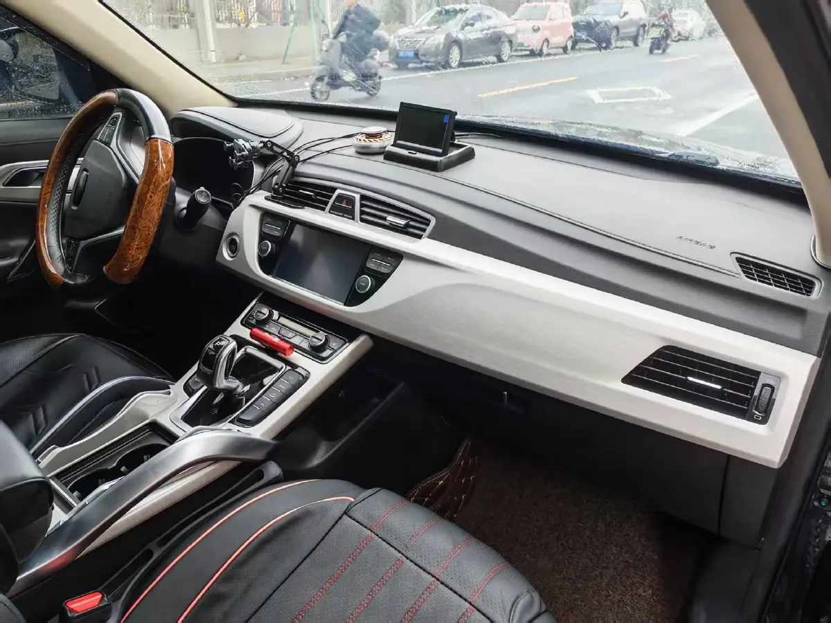 2020 Roewe i6 1.5T 169HP L4 7DCT,autocango,china used car exporter,china ev exporter,chinese used car exporter,chinese used ev exporter