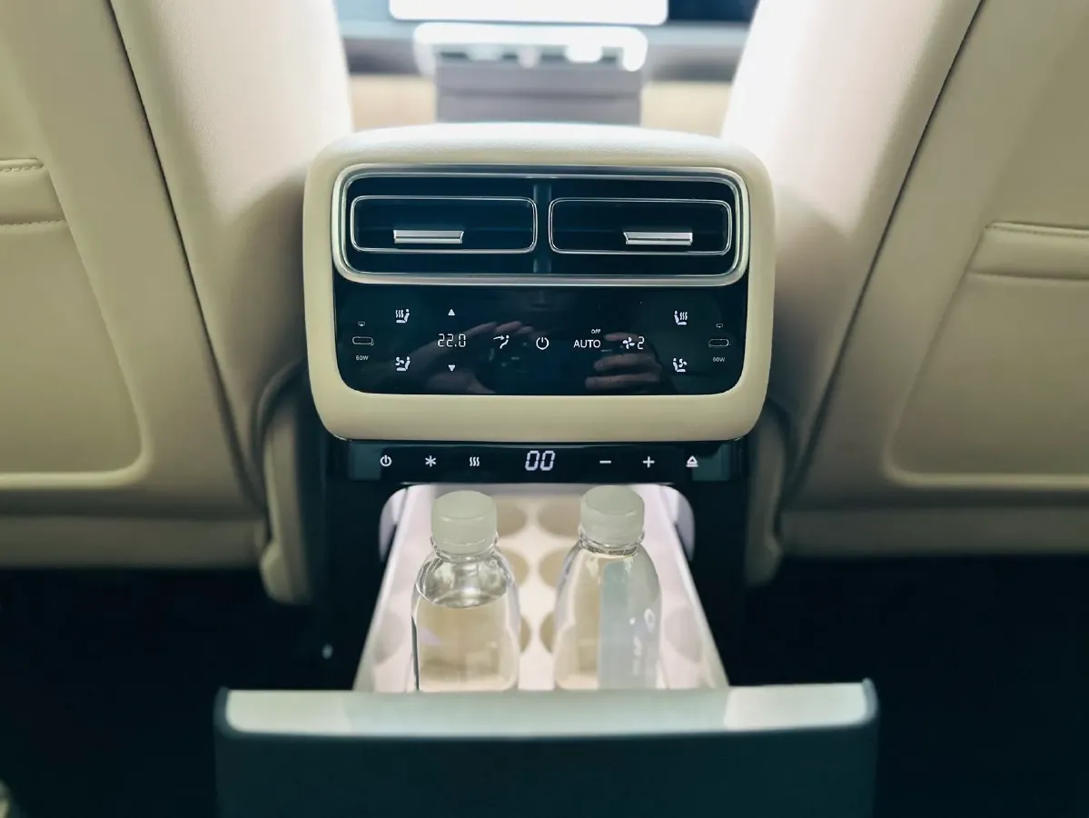 2024 Li L6 Range Extended 154HP L4 REEV 36.8KWH,autocango,china used car exporter,china ev exporter,chinese used car exporter,chinese used ev exporter