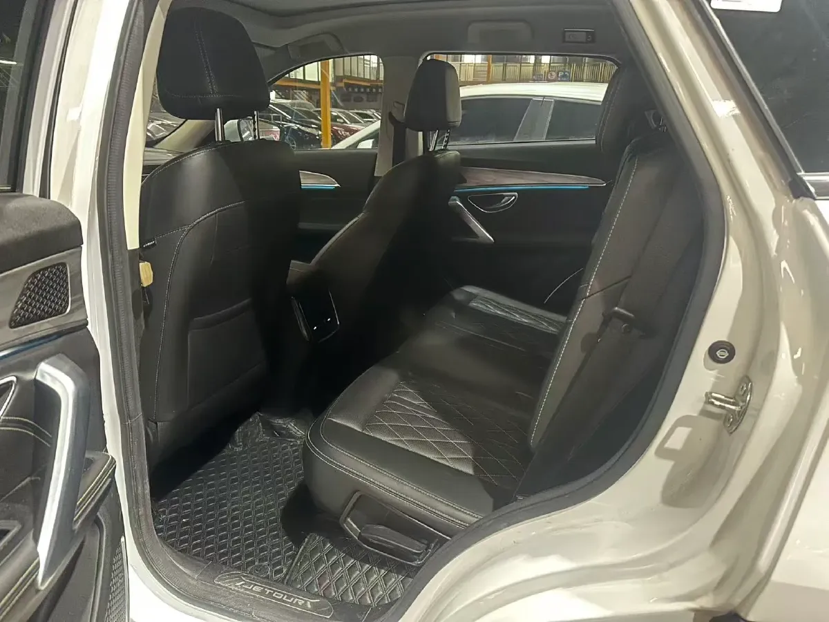 2023 ChangAn Oshan X7 Plus 1.5T 188HP L4 7DCT,autocango,china used car exporter,china ev exporter,chinese used car exporter,chinese used ev exporter