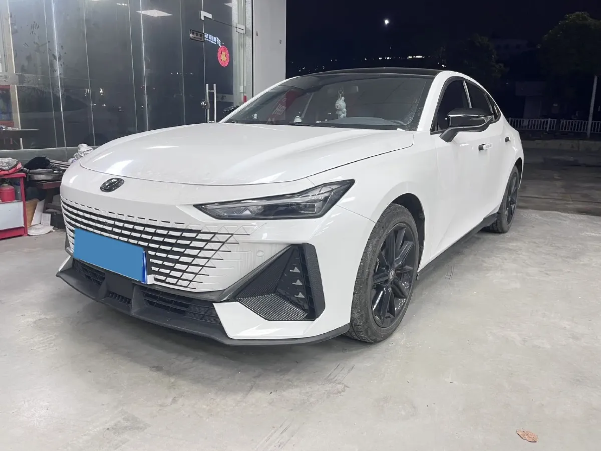 2022 ChangAn UNI-V 1.5T 188HP L4 7DCT,autocango,china used car exporter,china ev exporter,chinese used car exporter,chinese used ev exporter