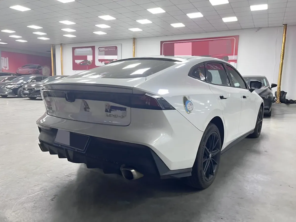 2022 ChangAn UNI-V 1.5T 188HP L4 7DCT,autocango,china used car exporter,china ev exporter,chinese used car exporter,chinese used ev exporter