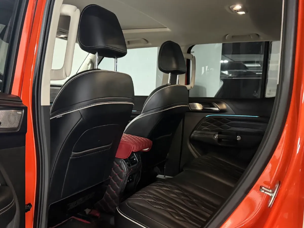 2021 Tank 300 2.0T 227HP L4 8AT,autocango,china used car exporter,china ev exporter,chinese used car exporter,chinese used ev exporter