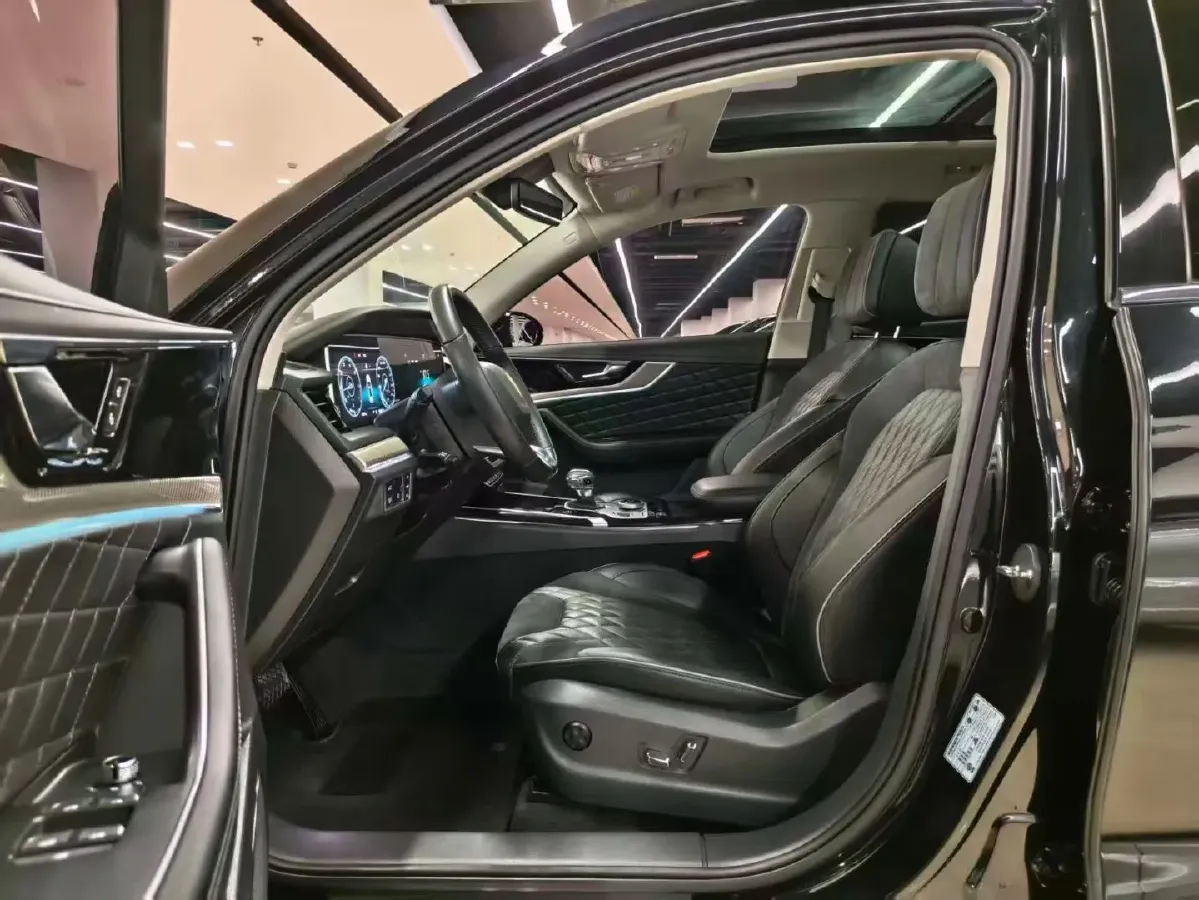 2022 HongQi HS5 2.0T 224HP L4 6AT,autocango,china used car exporter,china ev exporter,chinese used car exporter,chinese used ev exporter