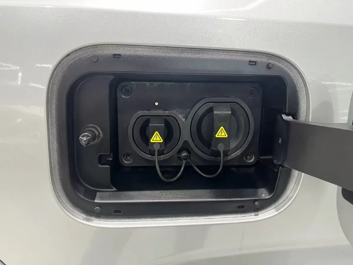 2024 ChangAn UNI-Z 1.5L 98HP L4 E-CVT PHEV 18.4KWH,autocango,china used car exporter,china ev exporter,chinese used car exporter,chinese used ev exporter