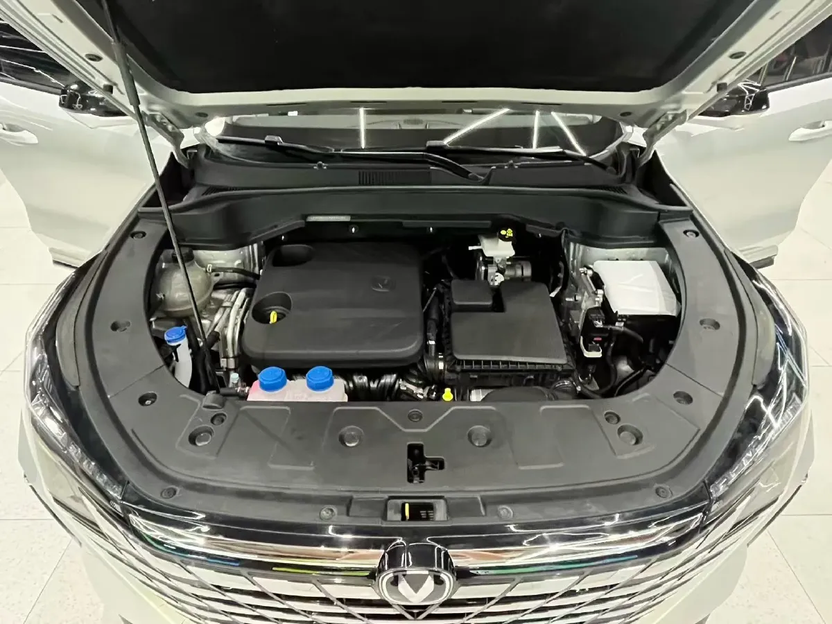 2024 ChangAn UNI-Z 1.5L 98HP L4 E-CVT PHEV 18.4KWH,autocango,china used car exporter,china ev exporter,chinese used car exporter,chinese used ev exporter