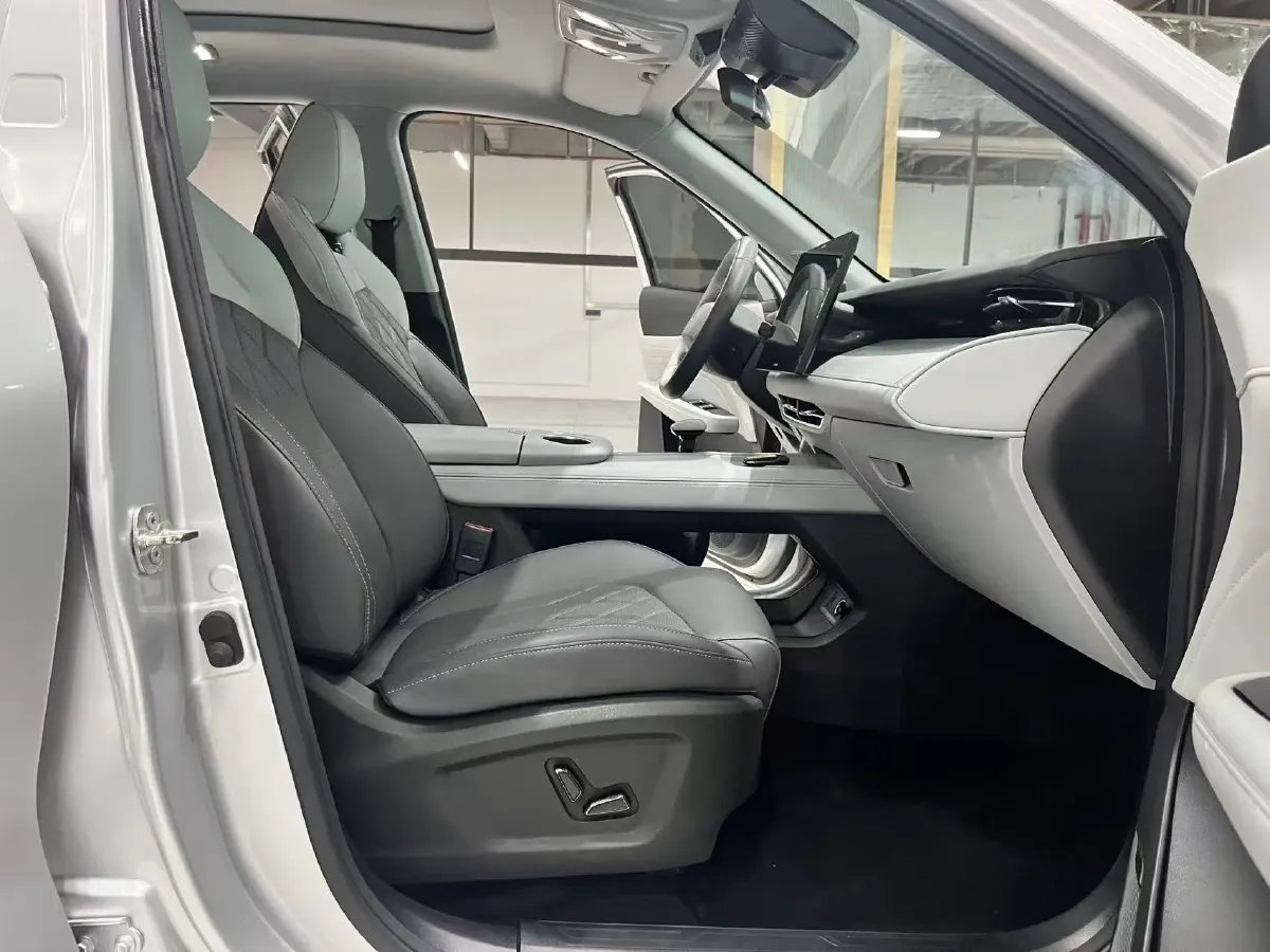 2024 ChangAn UNI-Z 1.5L 98HP L4 E-CVT PHEV 18.4KWH,autocango,china used car exporter,china ev exporter,chinese used car exporter,chinese used ev exporter